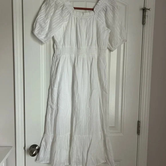Woman’s White Loft Dress - Picture 3 of 3